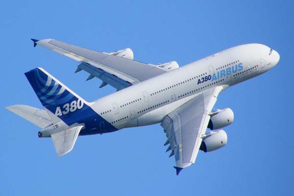 Airbus and Emirates sign firm deal for 50 more A380s