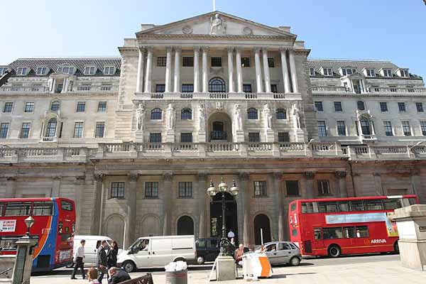 Bank of England to hold fire on rates until early 2015 -Reuters Poll