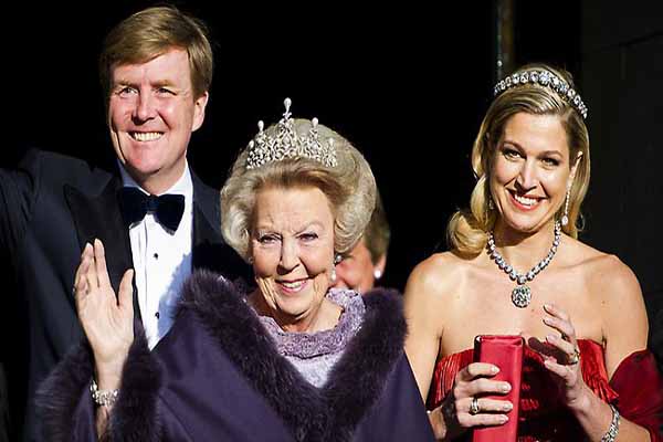 Dutch King succeeds mother Beatrix
