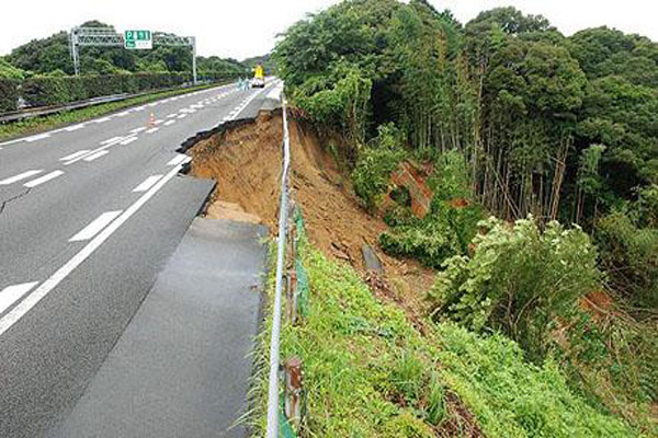 Earthquake shakes South Africa, 1 killed