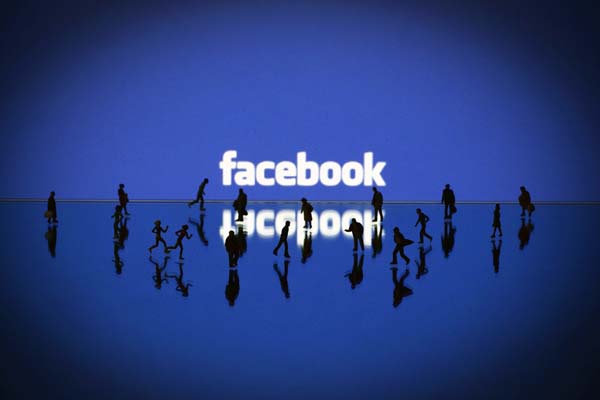 Facebook vice president of product management resigns