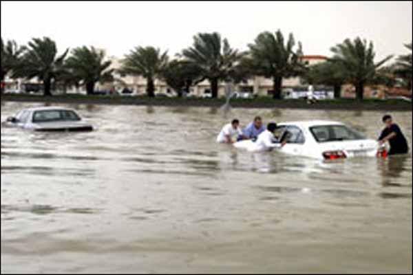Floods in Saudi Arabia leave 13 dead