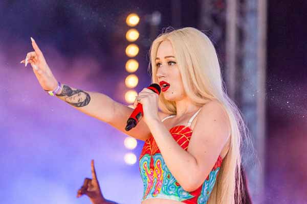 Iggy Azalea takes tumble off stage during preview show