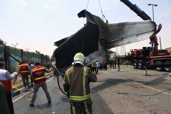 '38 dead, 10 injured' in Iran plane crash