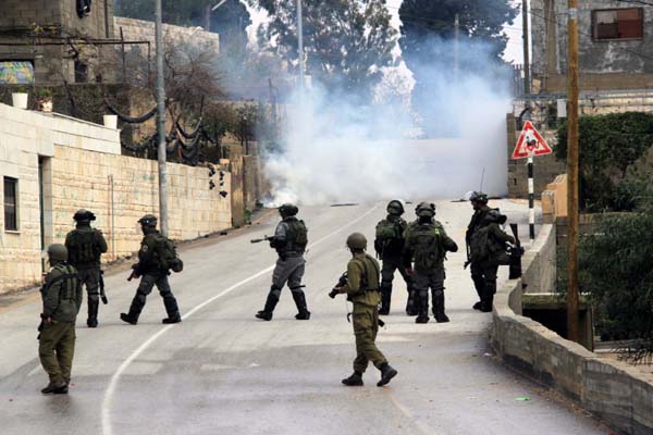 Israeli police attacks Palestinian students