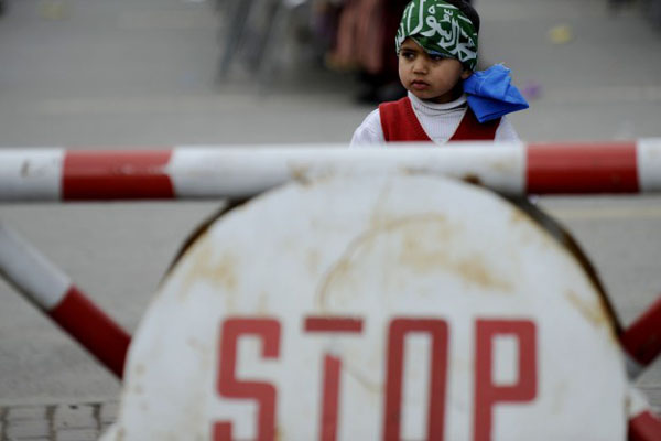 India cancels Pakistan talks over Kashmir meeting