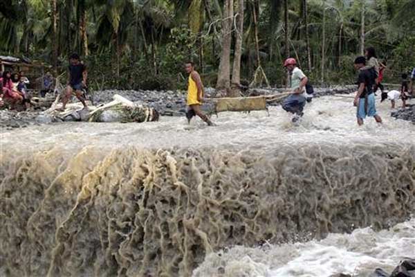 100  people died in Philippines storm