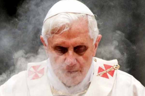 Pope Benedict gets personal in last Vatican address