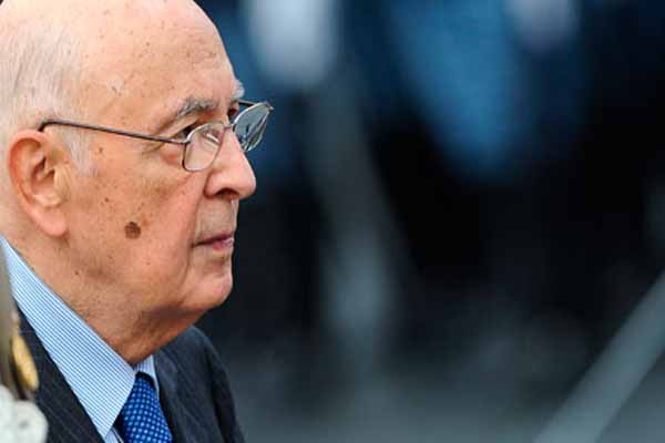Italy in crisis, president to hold new talks with parties