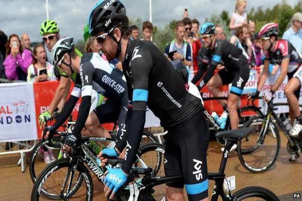 RideLondon, Sir Bradley Wiggins takes part in 125-mile race
