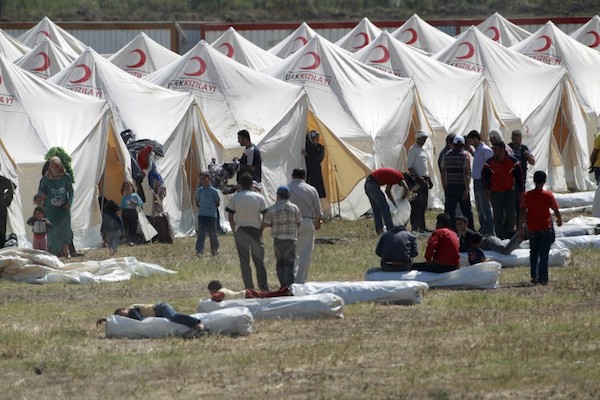 Turkish officials to discuss Syrian refugees