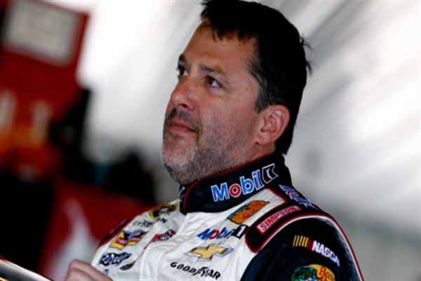 Tony Stewart kills driver in sprint car race