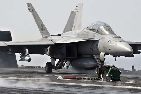 US airstrikes target IS militants in northern Iraq