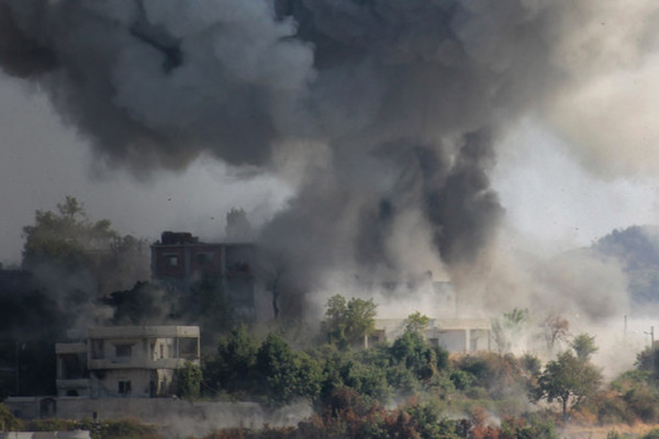 US continues air strikes on Islamic State