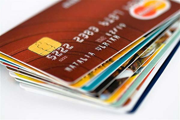 Turkey curbs credit card