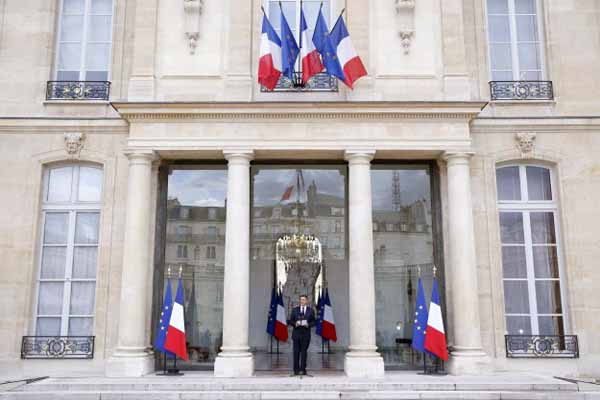 Valls's new cabinet to face confidence vote