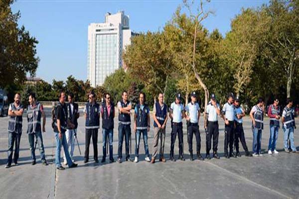 Police seal off Gezi Park ahead of alternative iftar event