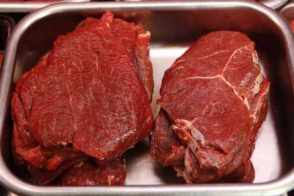 Italy, France find more horse meat in beef
