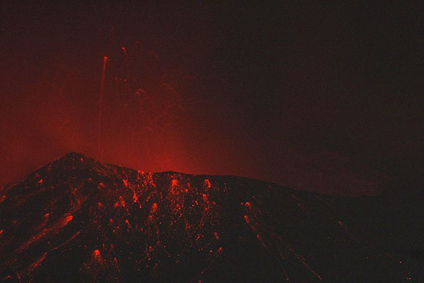 Indonesia volcano Sinabung kills at least 14