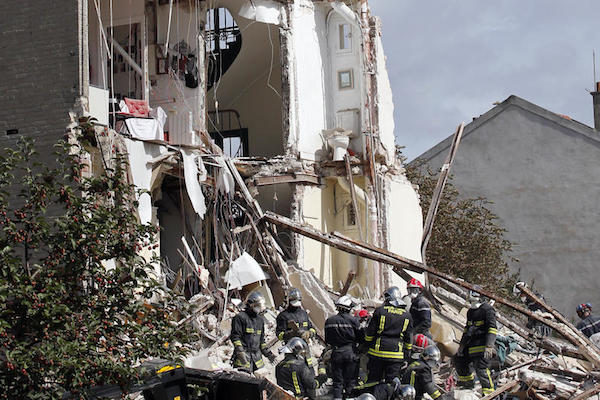 Six people died in Paris building collapse