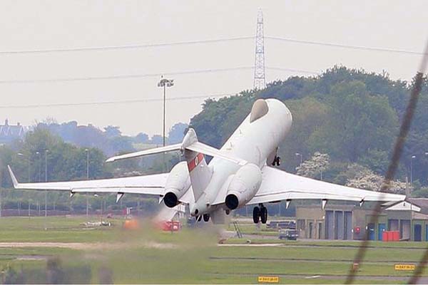UK deploys spy plane over Iraq