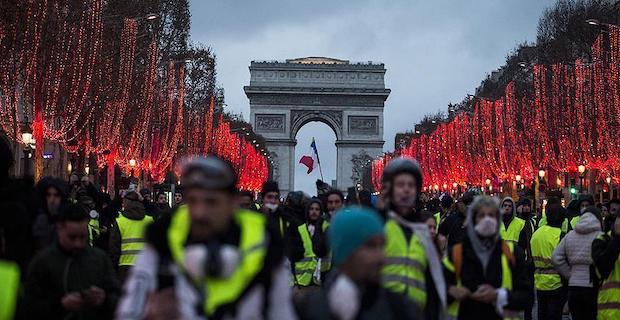 Edouard Philippe plans to ban 'unlawful' protests, violence