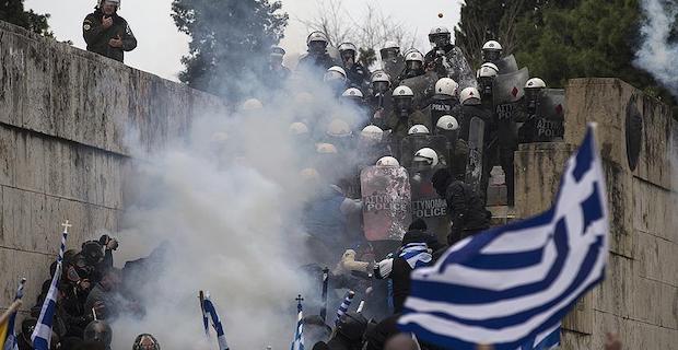 Greece: Thousands protest Macedonia name change deal