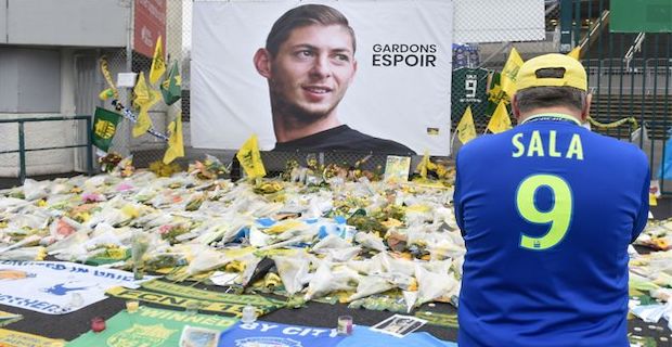 Emiliano Sala search team recover body from plane wreckage