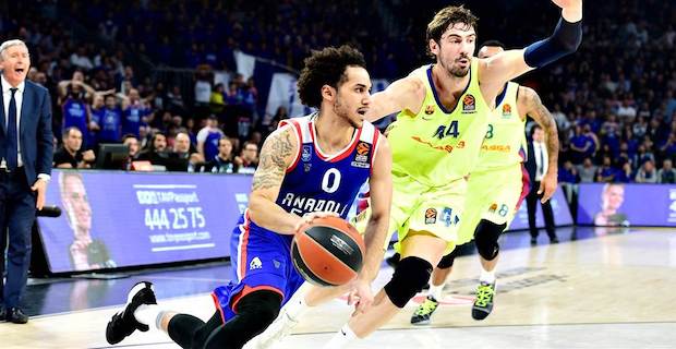 Basketball, Shane Larkin stays with Anadolu Efes