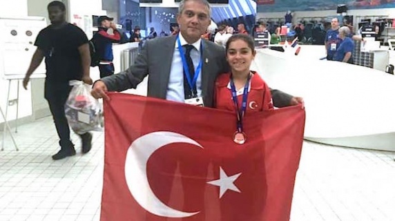 Turkish swimmer wins bronze at world paralympic champs