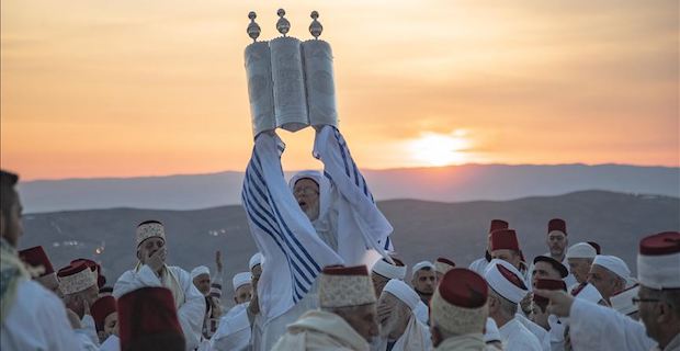 Jewish settlers storm Al-Aqsa to observe Sukkot