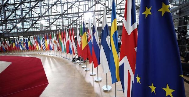 Brexit Britain feels heat ahead of US, EU trade talks