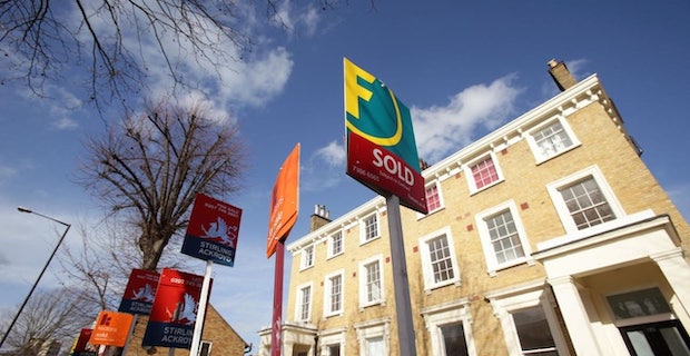 UK mortgage market goes into lockdown