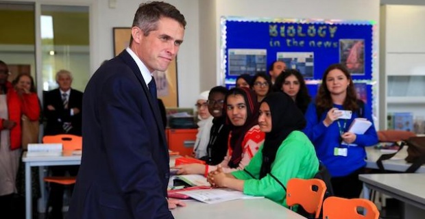 Education UK: Summer catch-up schools planned for pupils in England !