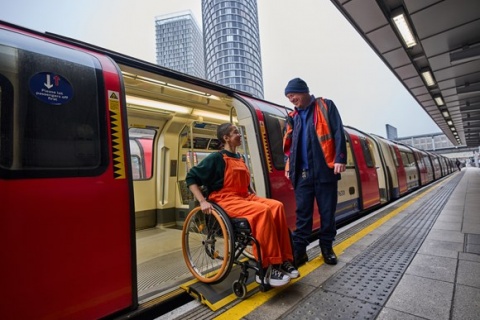 Step free access, brand new bridging device on the Jubilee line