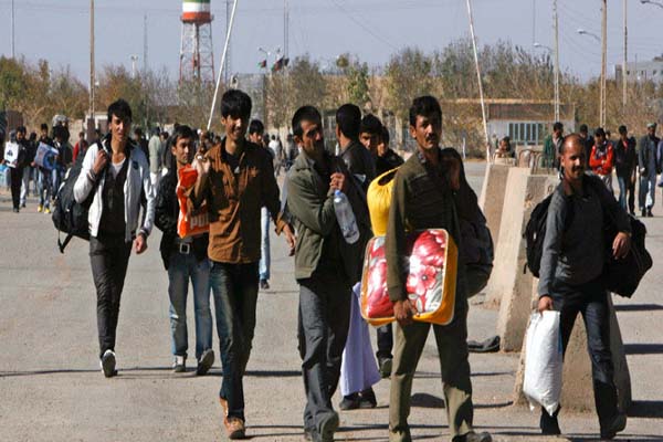 Iranian border guards fired Afghan migrants
