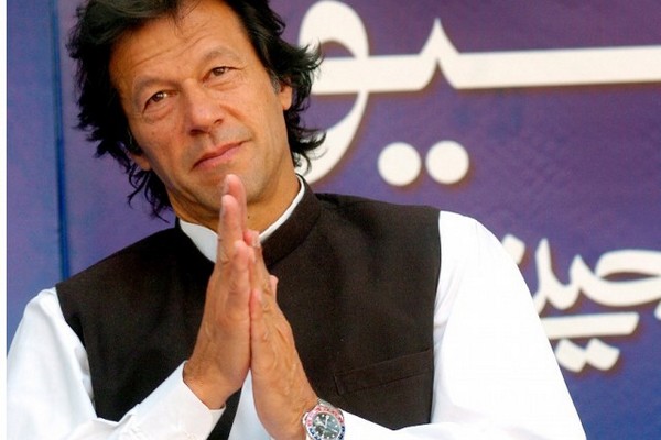 Former cricketer Imran Khan marries TV weather girl