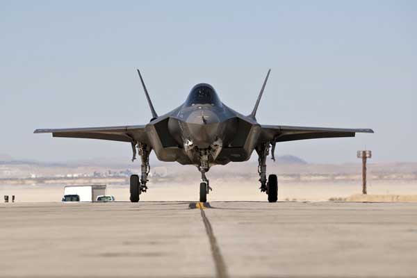 Boeing Aims to Kill Canada's F-35 Jet Contract