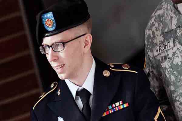 Bradley Manning braces for judge's verdict in WikiLeaks case