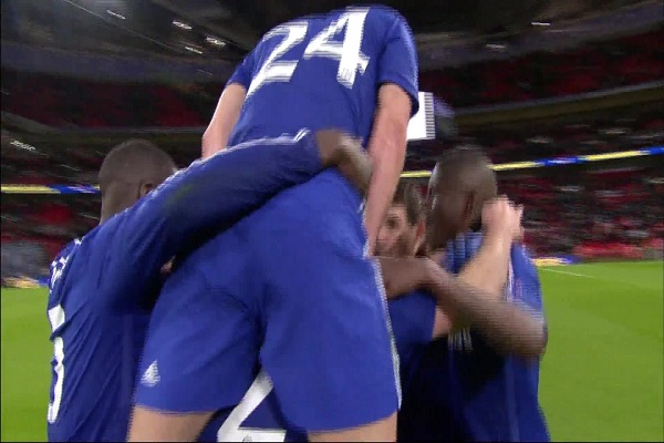 Chelsea beat Tottenham 2 0