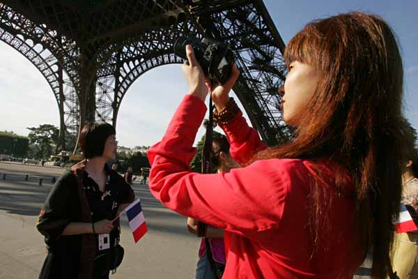 Chinese students attacked in France