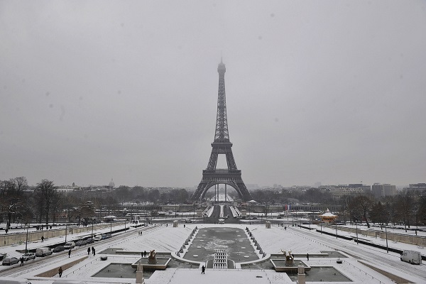 When did the Eiffel Tower opened for visitors for the first time