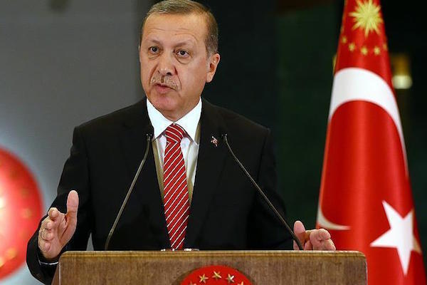 Erdogan congratulates Putin on Russia Day