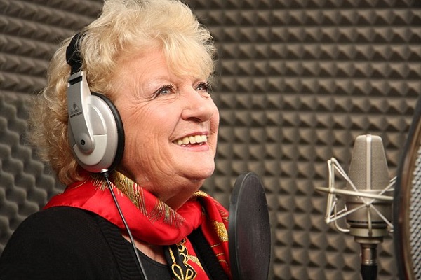 Songwriter Jackie Trent dies at 74