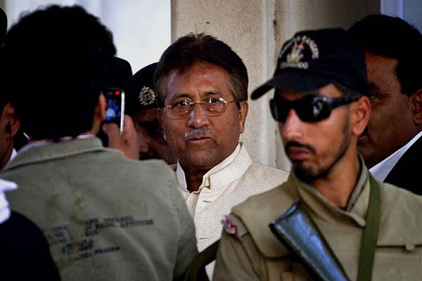 Pervez Musharraf put under house arrest