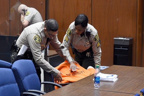 Former rap music mogul Marion Suge Knight collapsed in a courtroom