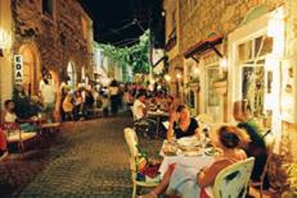 Alacati, New Turkish Destination for Foodies with its First-Ever Vanishing Tastes Festival