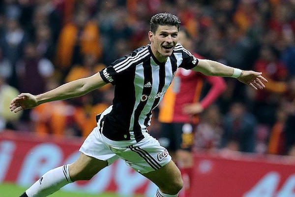 Besiktas beat Galatasaray in derby game