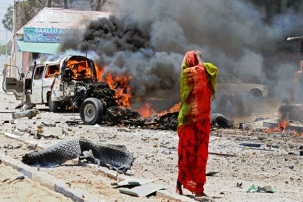 Car bomb hits convoy carrying Qataris in Somalia