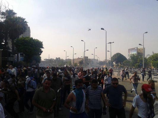Army fires on crowd in Egypt